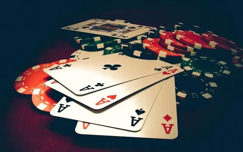 symbol combos mobile app interface showing sports betting and casino games
